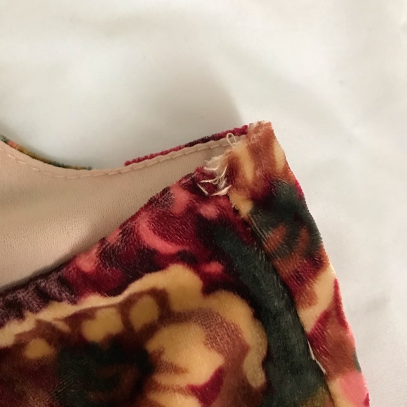 Velvet Floral Tank Top - Picture 6 of 13